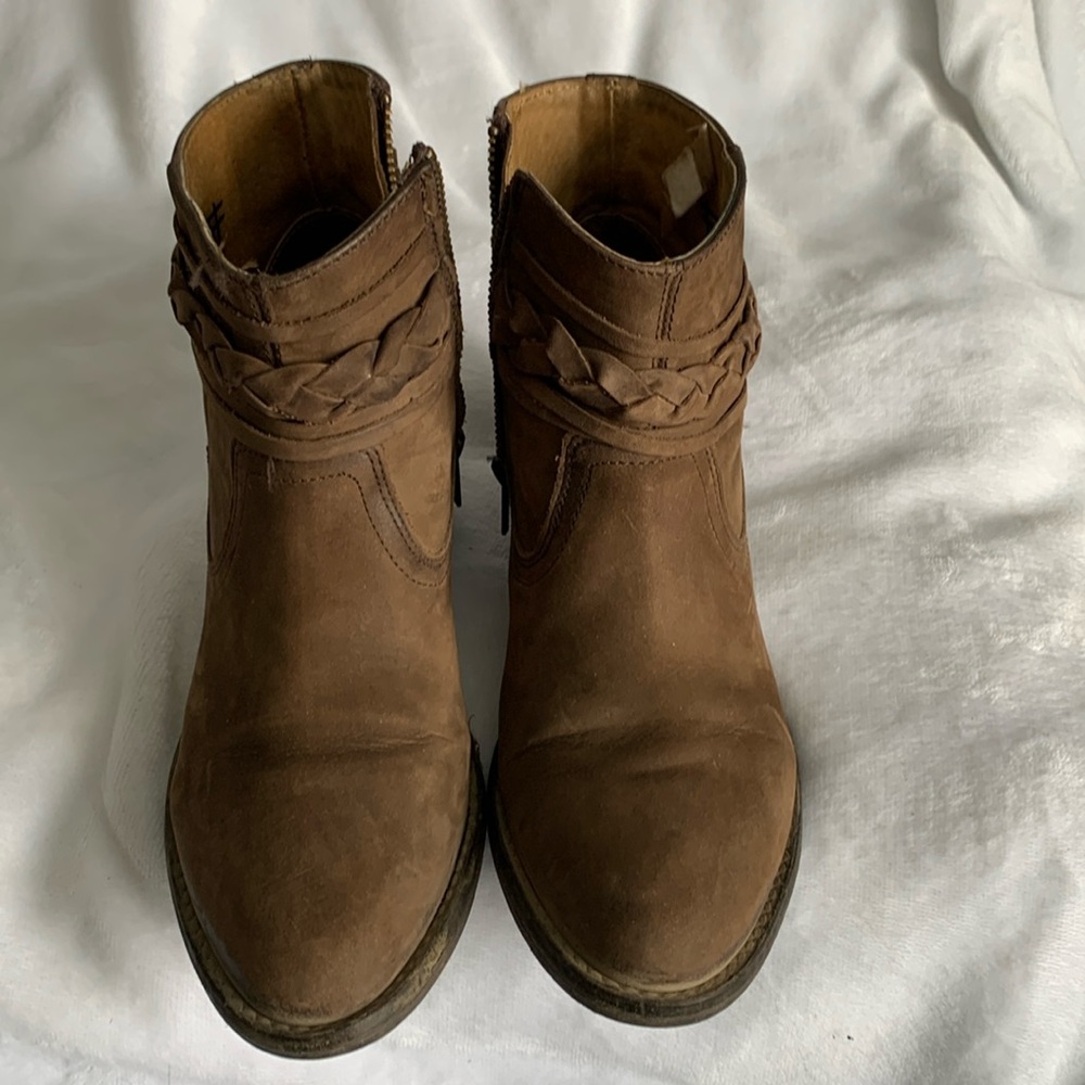 Ankle boots